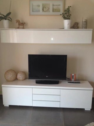 Mueble  blanco lacado besta burs(parte superior)