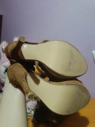 Botines de tacón marrones con flecos