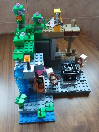 LEGO Minecraft Mazmorra de los Esqueletos 21189