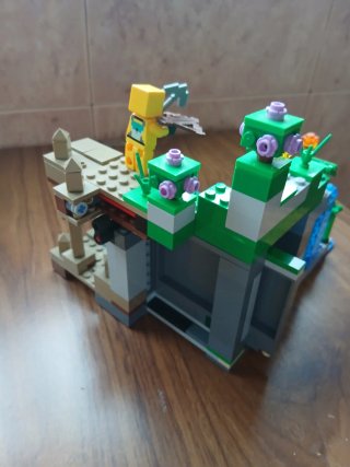 LEGO Minecraft Mazmorra de los Esqueletos 21189