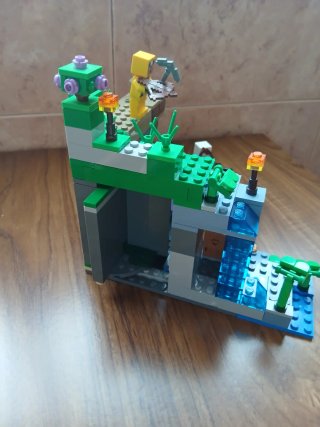 LEGO Minecraft Mazmorra de los Esqueletos 21189