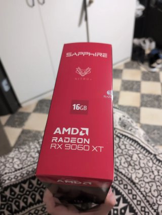 Sapphire Nitro+ AMD Radeon RX 9060 XT sin abrir