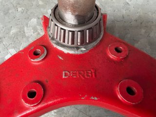 Tija inferior Derbi 49cc