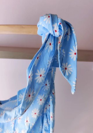Pareo azul de playa con flores blancas Talla 3XL