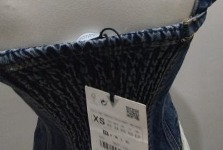 Top corsetero denim. Zara.
