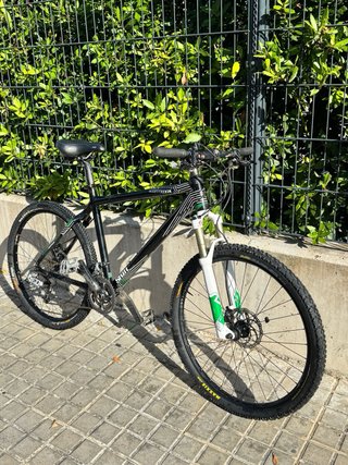 Bicicleta de montaña de carbono - Commençal 10Kg