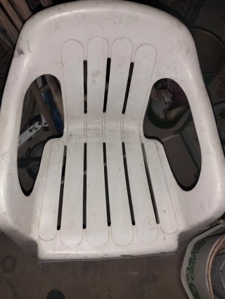 6 Sillas de Plástico Blancas