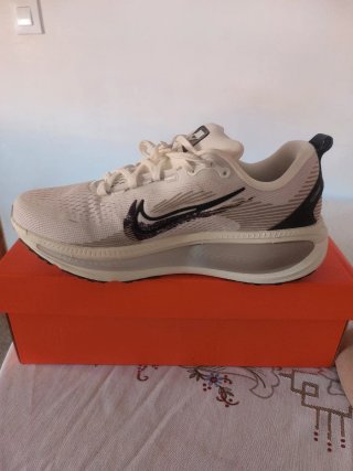Zapatillas Nike Running Vomero 18