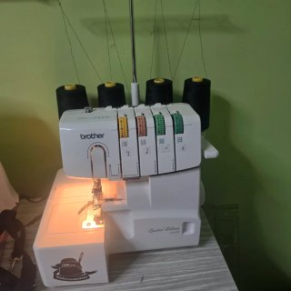 Remalladora Brother Límited Edition 1034D