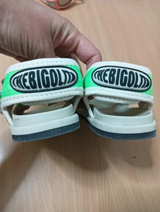 Sandalias niño multicolor.Talla 26