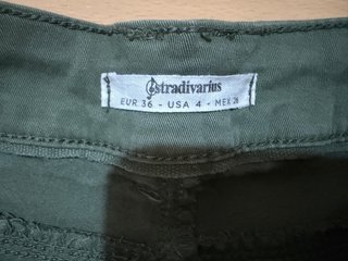 Pantalón corto verde militar