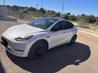 Tesla Model Y 2023 long rang 517 cv