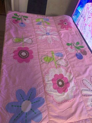 Colcha cuna flores rosa