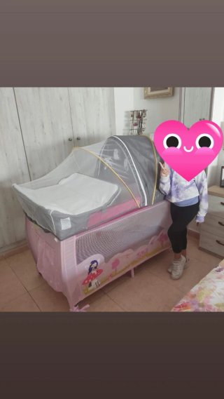 Cuna de viaje con cambiador y mosquitera