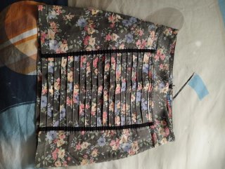 Falda Stradivarius floral gris