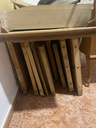Conjunto Muebles: 2 Mesitas, Cómoda y armario