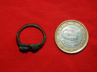 Impresionante anillo Romano representación rostros