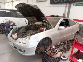Cambio o venderMercedes-Benz c180 2017