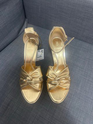 Sandalias Zara Doradas Tacon Plataforma