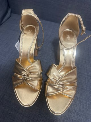 Sandalias Zara Doradas Tacon Plataforma