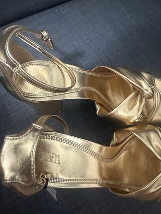 Sandalias Zara Doradas Tacon Plataforma