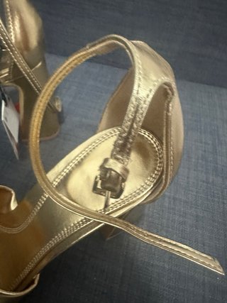 Sandalias Zara Doradas Tacon Plataforma