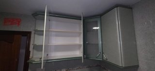 Cocina de melamina beige y verde oliva
