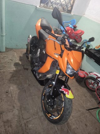 Kawasaki Z750 Naranja