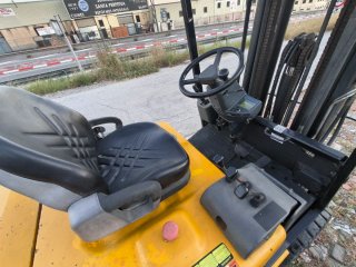Carretilla elevadora Nissan 2500kg