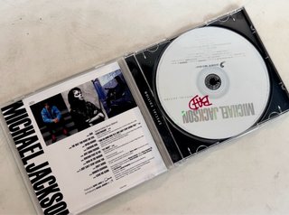 PRECINTADO CD BAD + LIBRO LEGEND-MICHAEL JACKSON S