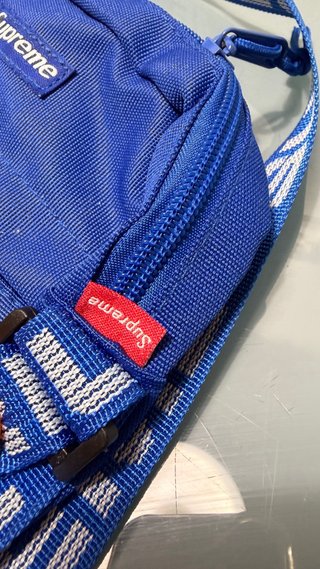 Riñonera Supreme Azul
