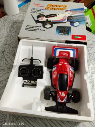 Coche RC Astro Racer 1/16 Radio Control año 1989.