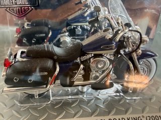 Harley-Davidson FLHRCL Road King (2001)