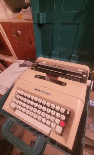 Máquina de escribir Olivetti Lettera 35