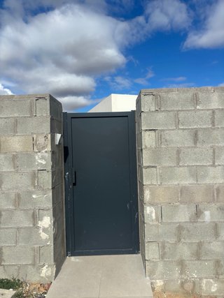 Puerta de hierro