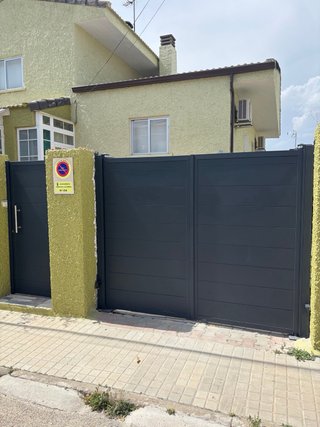Puerta de hierro