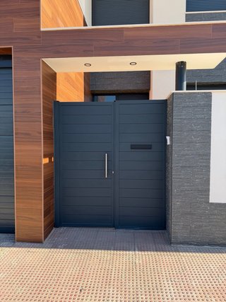 Puerta de hierro