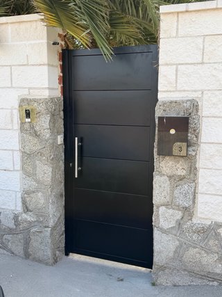Puerta de hierro