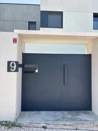 Puerta de hierro