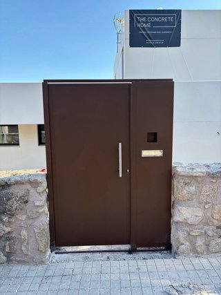 Puerta de hierro