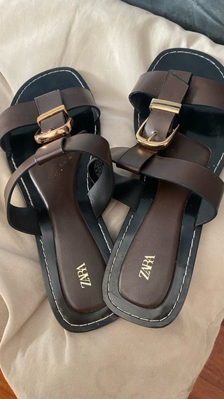 Sandalias Zara Marrón Hebilla Dorada