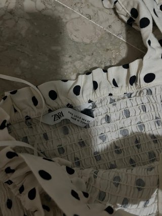 Vestido Zara lunares blanco y negro