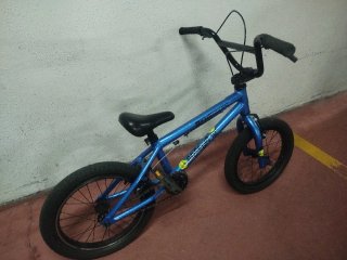 Bicicleta Khebikes BMX infantil azul.