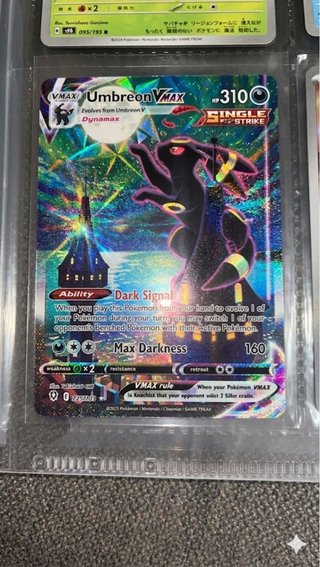 Carta Pokémon Umbreon VMAX 095/195
