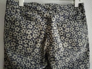 Pantalón vaquero de margaritas