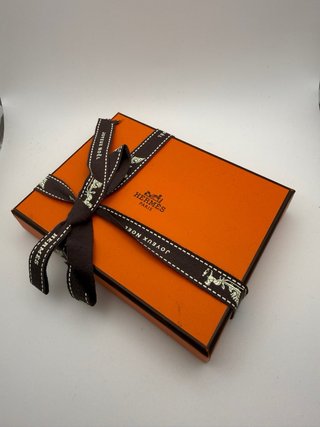 Tarjetero Hermes Gris