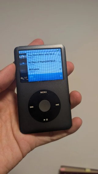 iPod Classic 120 GB Plata