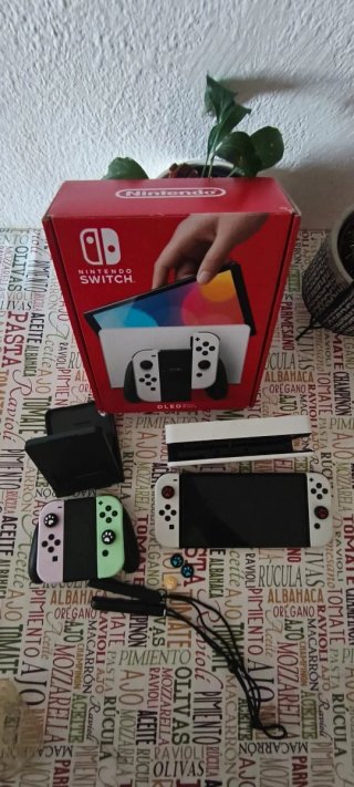 Nintendo Switch OLED + Accesorios