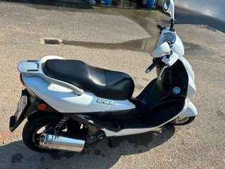 Moto Scooter bet&win Blanca Automática