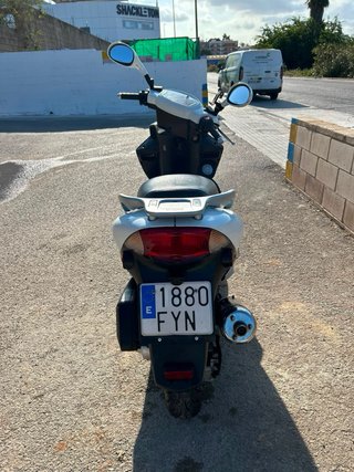 Moto Scooter bet&win Blanca Automática